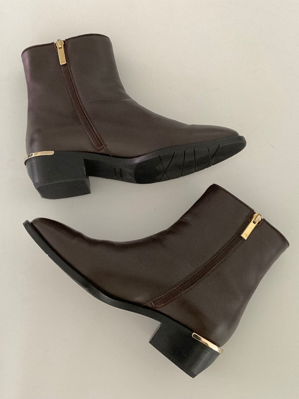 AQUATALIA Fin Leather Bootie in Midnight Brown Size 8 EXCELLENT CONDITION - Picture 3 of 13